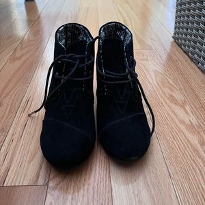 Toms black suede wedge booties
